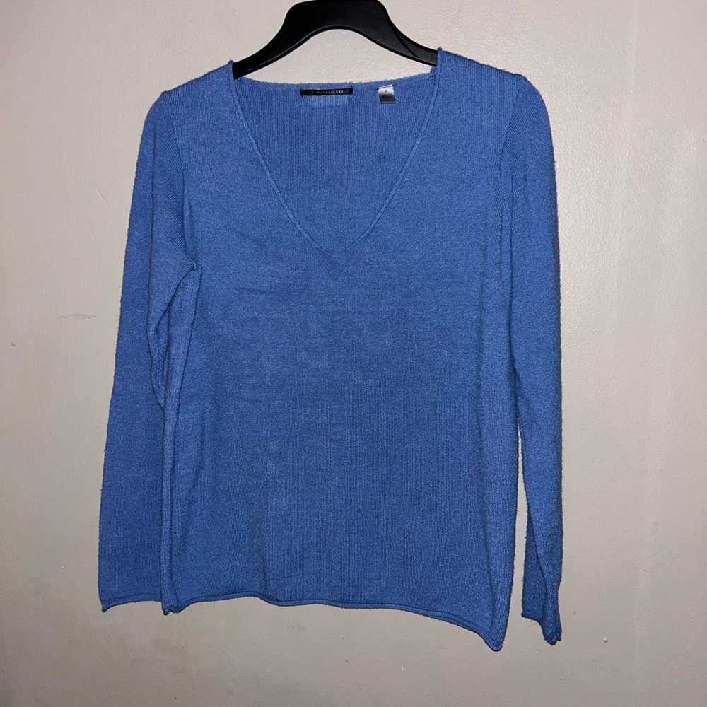 T Tahari Sweater - lightweight v-neck pullover sweater in buttercup blue - Picture 2 of 9